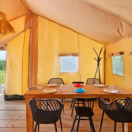Kamp alanı Safarilodgetent Prestige Airco 3*